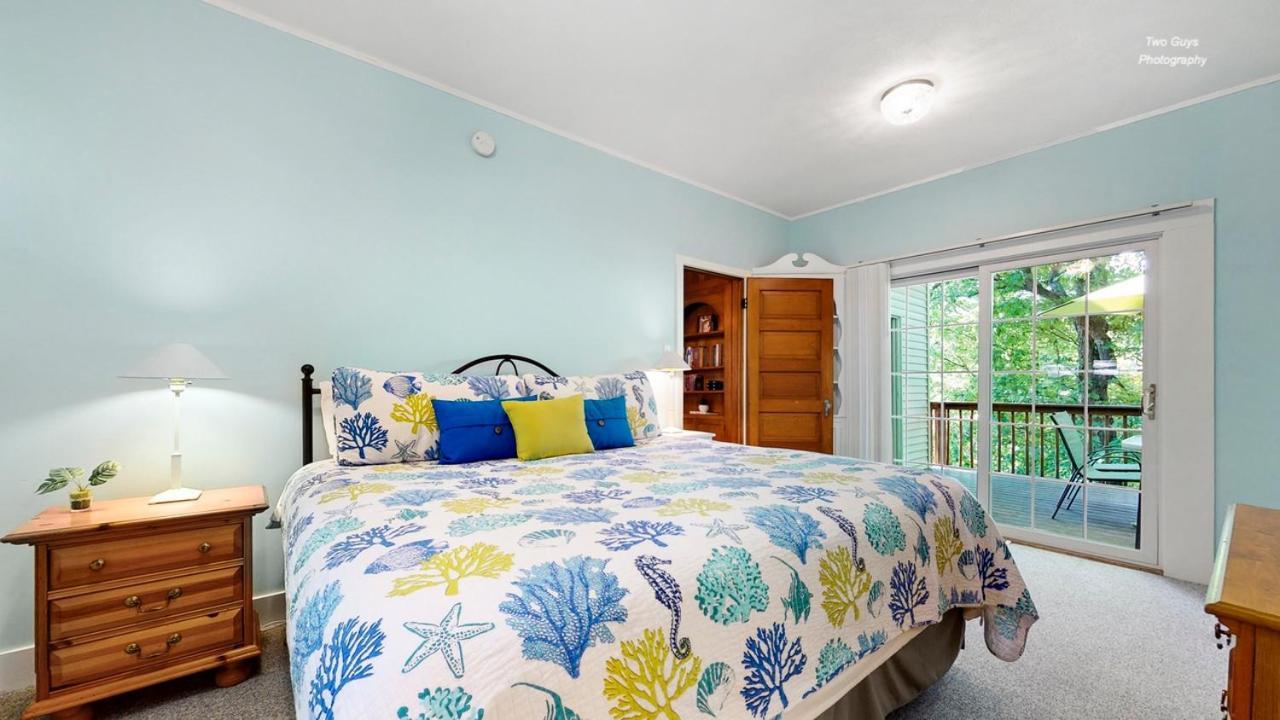 Holiday Hill Resort Саугатук Екстериор снимка