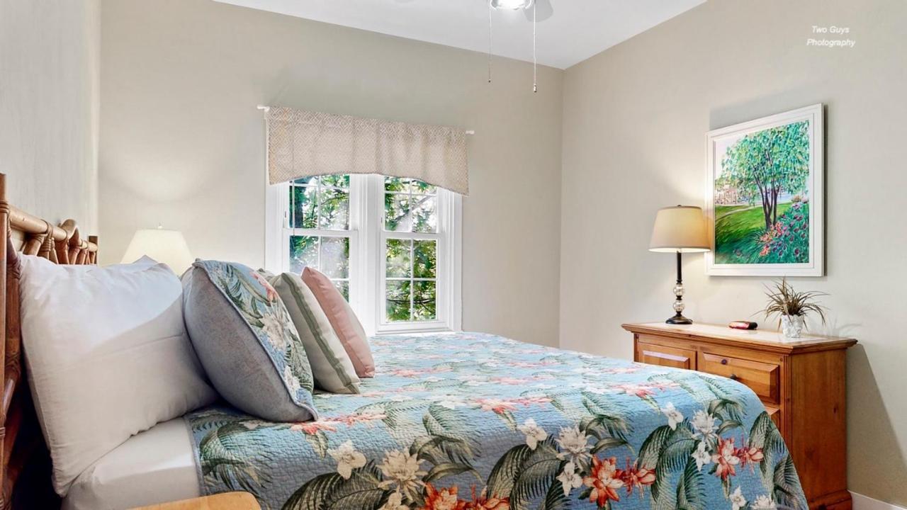 Holiday Hill Resort Саугатук Екстериор снимка