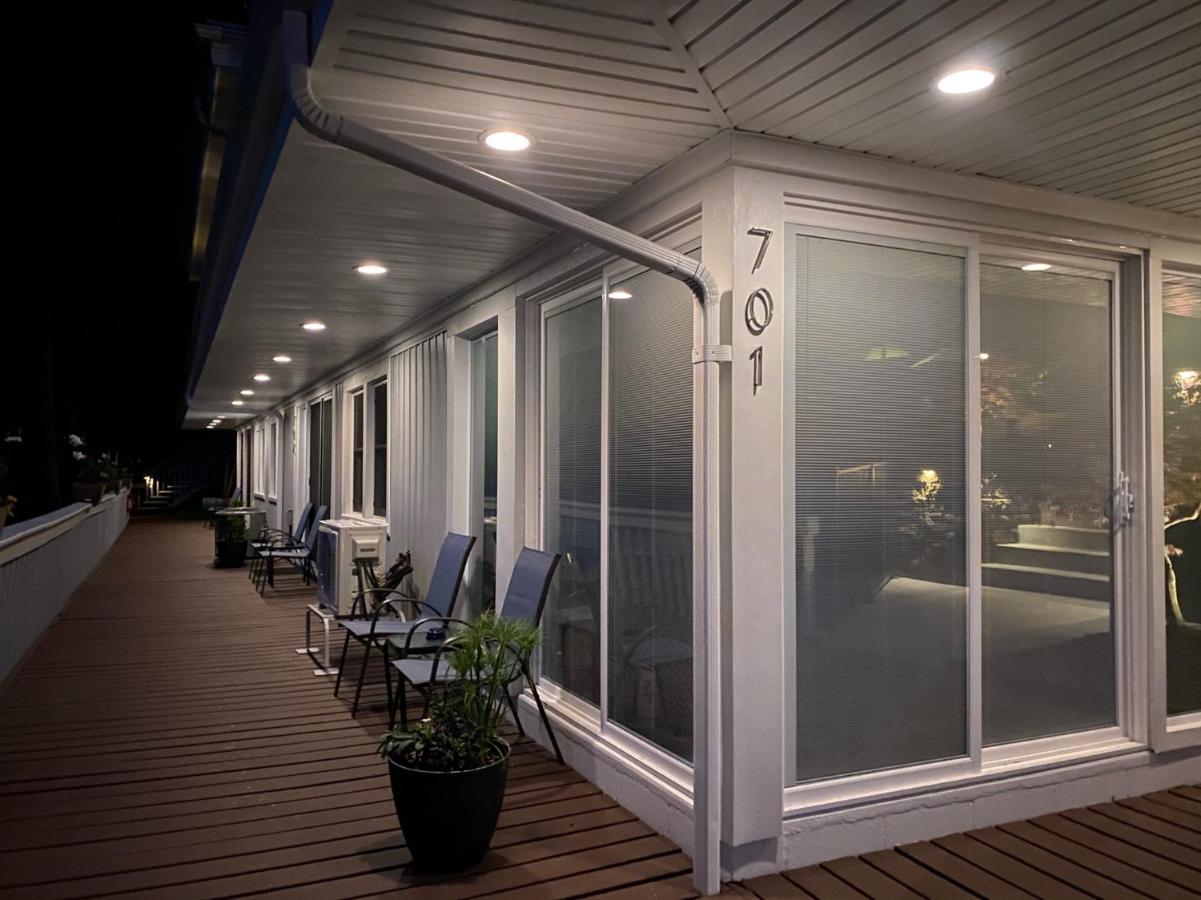 Holiday Hill Resort Саугатук Екстериор снимка
