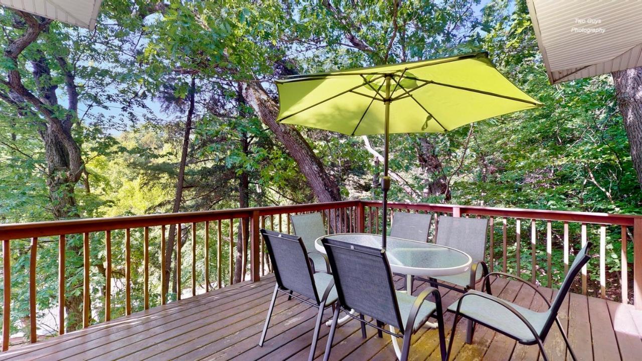 Holiday Hill Resort Саугатук Екстериор снимка